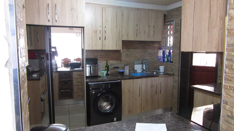 4 Bedroom Property for Sale in Montevideo Western Cape